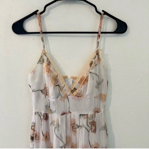 Y2K Charlotte Russe white floral print tiered lace detail dress 
size small - Picture 4 of 8